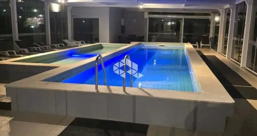 Apartamento mobiliado com 02 dormitórios e 02 vagas de garagem no bairro Panazzolo em Caxias do Sul