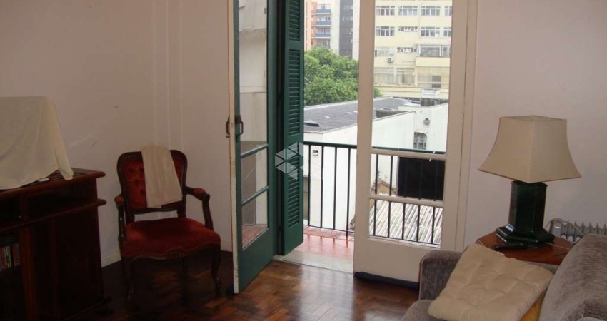 Ótimo apartamento 02 quartos com sacada e box escriturado no Centro Histórico