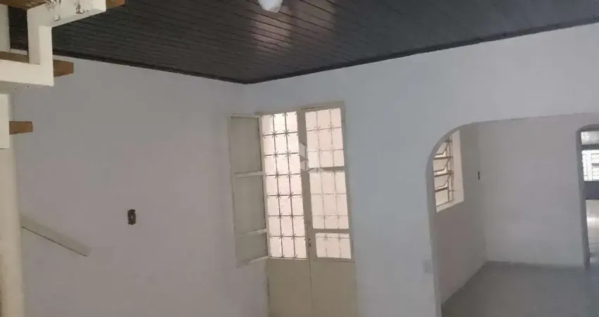 Casa com 3 Quartos e 1 banheiro Azenha em Porto Alegre