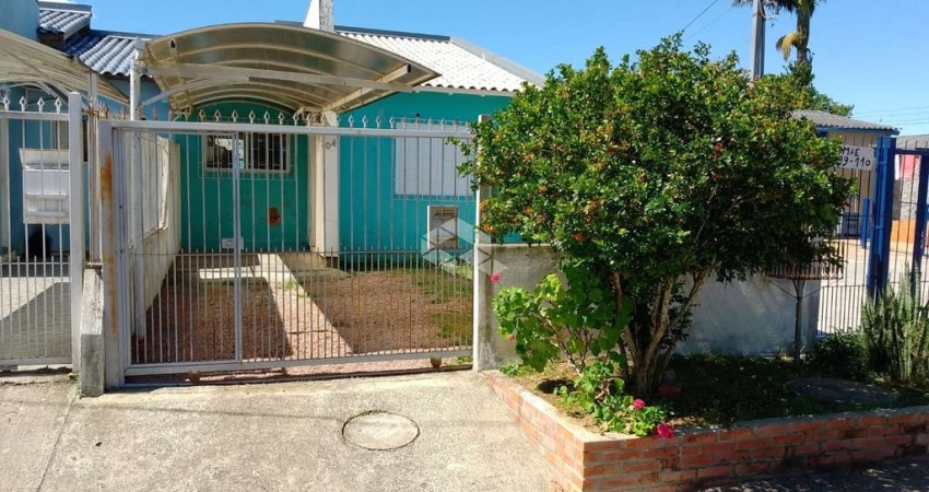 Casa de Alvenaria com três dormitórios e Suíte no bairro Belém Novo.