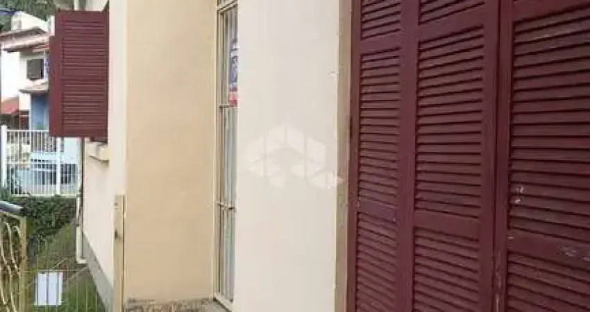 Casa com 3 quartos 2 vagas de garagens no Partenon em Porto Alegre