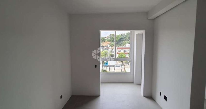 Apartamento de 2 quartos e vaga de garagem no bairro Medianeira.