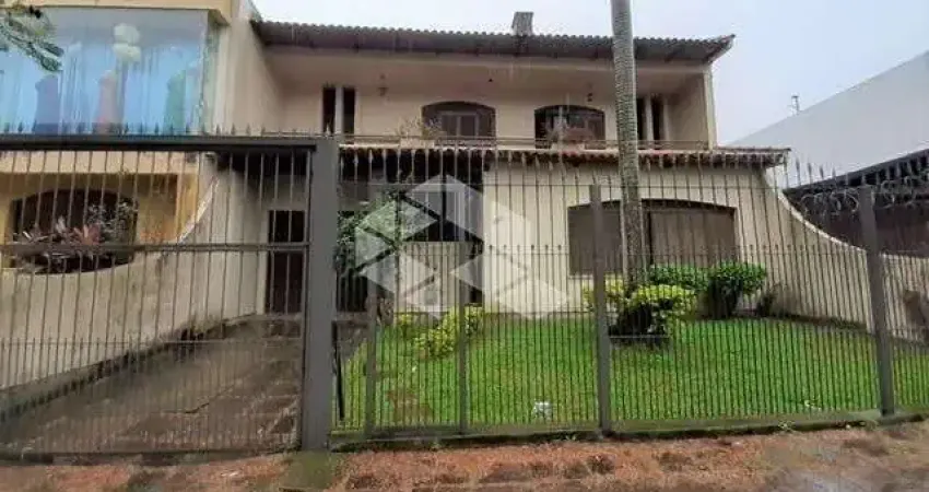 Casa com 4 quartos semi mobiliada no Passo da Areia