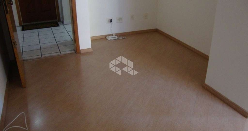 Bom  Conjunto comercial com 37m² privativos com elevador, portaria 24hrs
