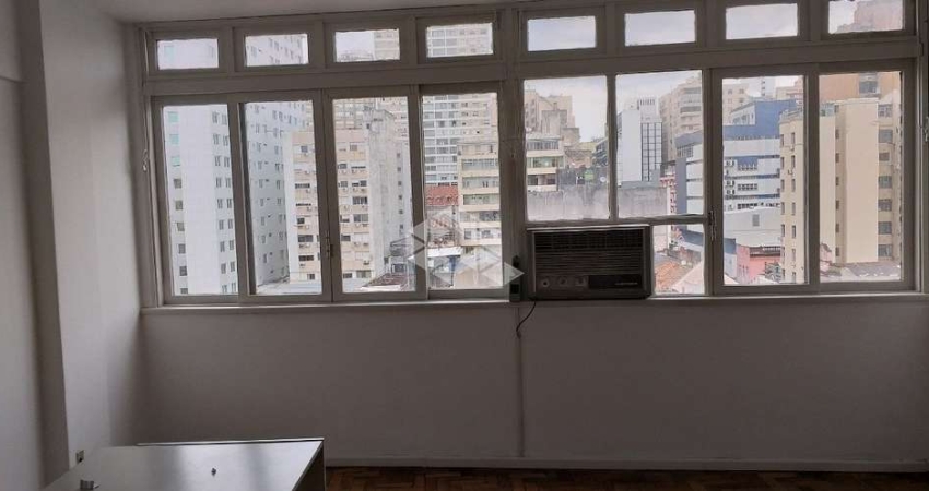 Sala comercial a venda no Edifício Coliseu  no Centro Histórico  de Porto Alegre