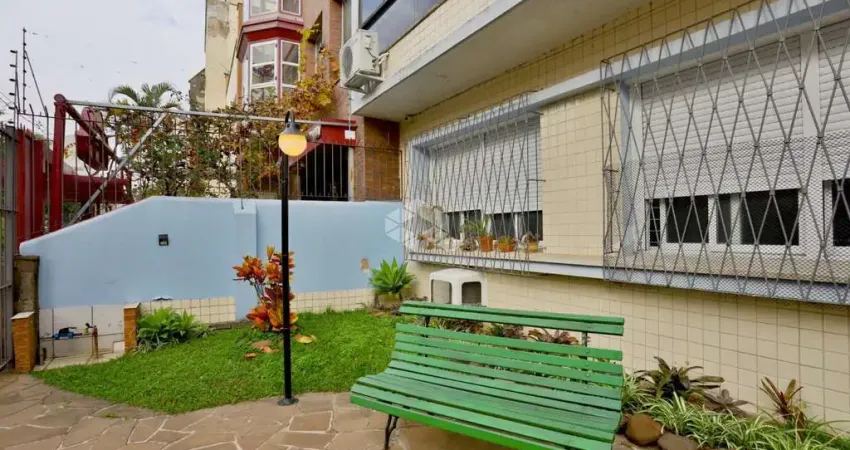 Apartamento semimobiliado de 3 dormitórios 1 suíte, sacada,91 m²,Bairro Santa Cecília, Porto Alegre.