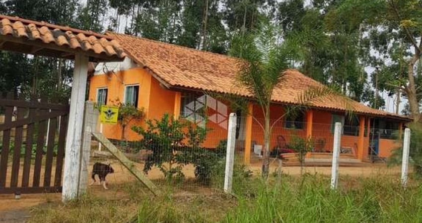 Á venda Sitio com casa, área total de 1.156 m2, 3 dormitórios, Zona Rural,Aguas Claras , Viamão.