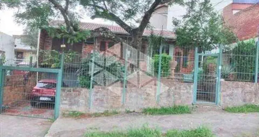 Casa 2 dormitórios para venda no bairro Medianeira em Porto Alegre