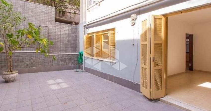 Apartamento térreo 2 quartos com  pátio para venda na Demétrio Ribeiro no Centro Historico de Porto Alegre