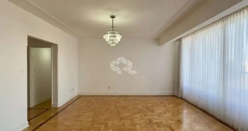 Apartamento à venda, 3 dormitórios, 1 vaga de garagem, no bairro centro histórico em Porto Alegre/RS.