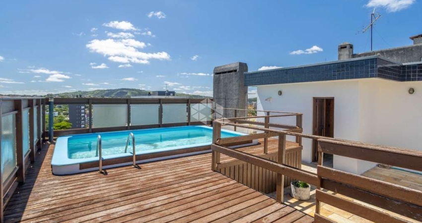 Cobertura Imponente com Vista Panorâmica e Piscina Privativa na Rua Professor Cristiano Fischer