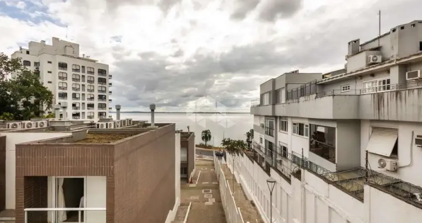 Casa em Condomínio 3 dormitórios, 2 suítes, 3 vagas na Avenida Padre Cacique, Praia de Belas - Porto Alegre