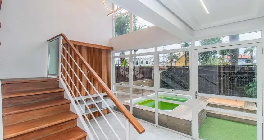 Exclusividade e Conforto em Cada Detalhe: Casa em Condomínio com Piscina Privativa no Ecoville