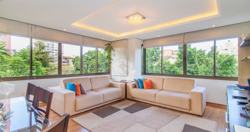 Apartamento com 114m² mobiliado à venda, 3 dormitórios e 2 vagas de garagem, bairro Auxiliadora