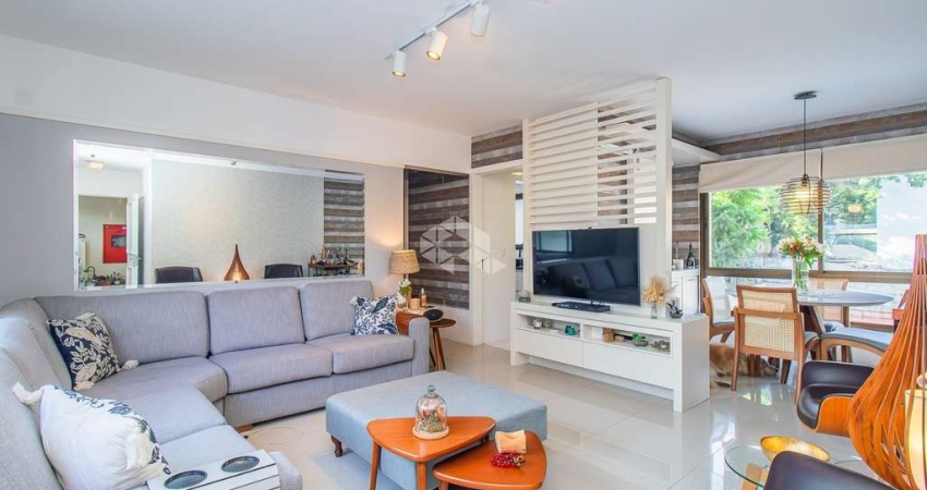 Apartamento com 3 dormitórios e 3 vagas de garegem no bairro Auxiliadora / Porto Alegre