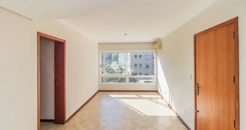 Apartamento á venda com 2 dormitórios e 1 vaga coberta no bairro Auxiliadora