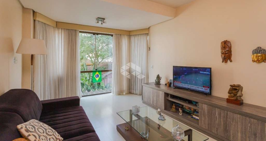 Apartamento 2 dormitórios, 1 suíte, 1 vaga de garagem, infra completa, próximo a praça Encol, à venda, no bairro Petrópolis em Porto Alegre/RS.