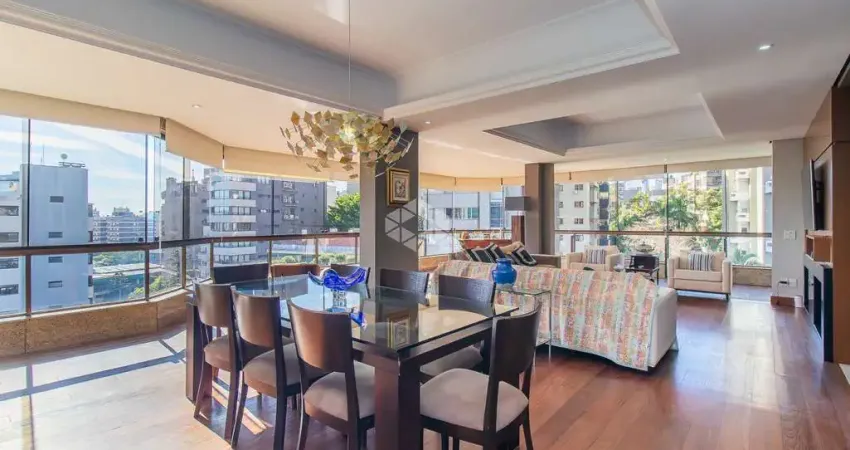 Apartamento de 244m2 composto por 3 suítes e 4 vagas de garagem próximo ao parcão!