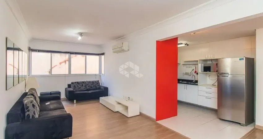 Semimobiliado com 2 quartos sendo 1 suíte e 2 vagas no bairro petrópolis!