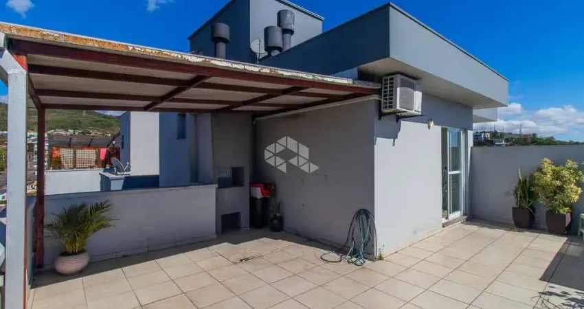 Cobertura 02 dormitórios sendo uma suíte e terraço com churrasqueira.