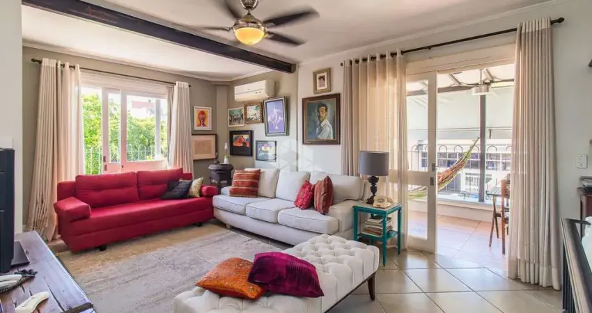 Cobertura triplex à venda no bairro auxiliadora, porto alegre.