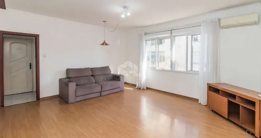 Amplo apartamento de 93m² e 3 dormitórios, localizado a poucos passos da redenção.