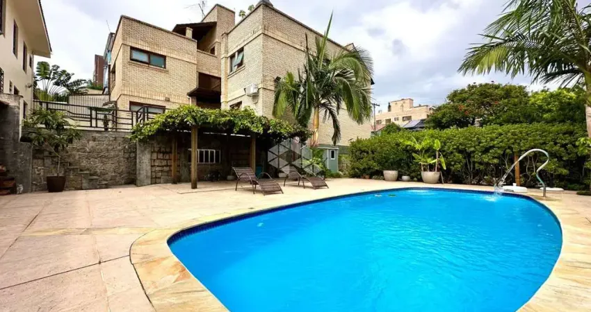 CASA 5 DORMITÓRIOS COM SUÍTE MASTER COM 5 VAGAS - JARDIM PLANALTO