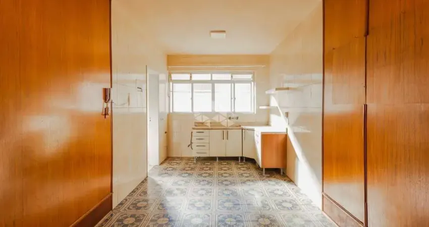 Apartamento no bom fim 168m²  3 dormitórios/1 suíte + dependencia e 1 vaga