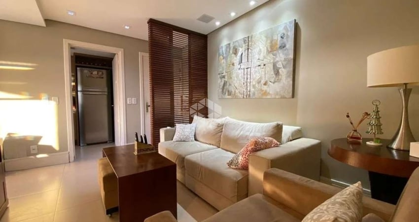 Apartamento com 3 dormitórios, 1 suíte, 2 vagas, no bairro Praia de Belas em Porto Alegre