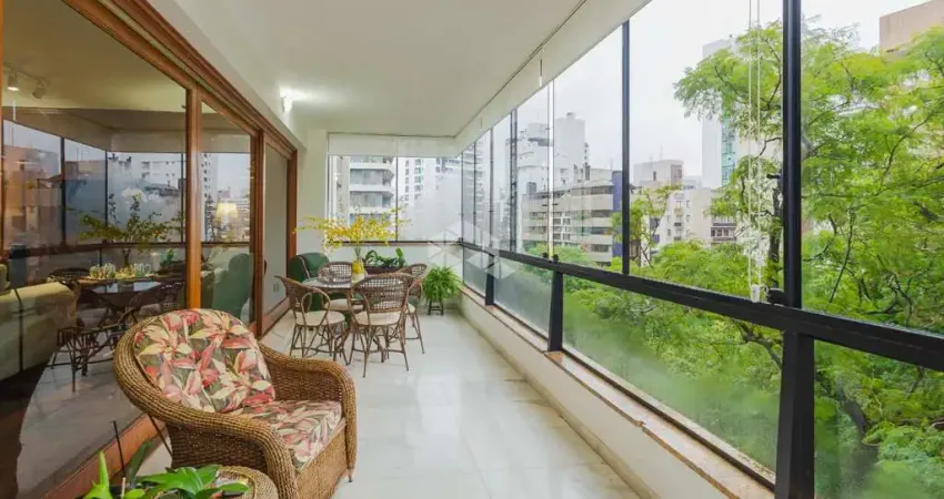 Apartamento à venda de 3 dormitórios e 2 vagas, bairro Petrópolis - Porto Alegre - RS