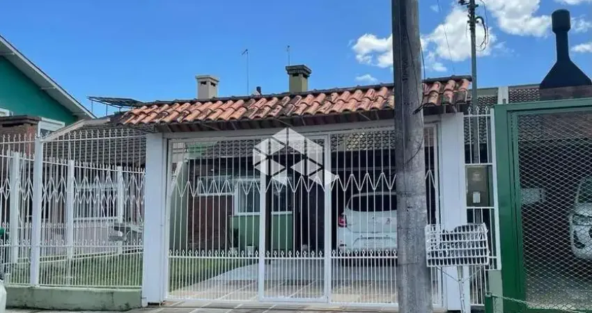 Casa Térrea de 3 Dormitórios no Residencial Verdes Campos em Porto Alegre