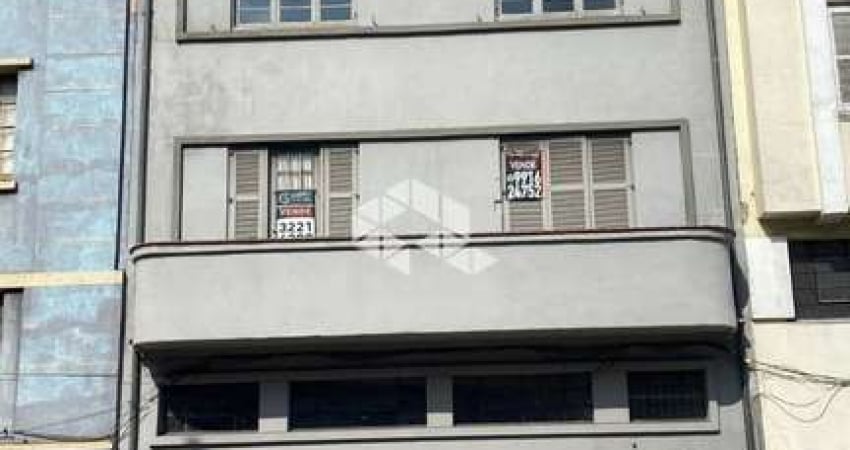 Loja térrea de 03 aberturas de 80 m² na Farrapos com apartamento de 04 dormitórios