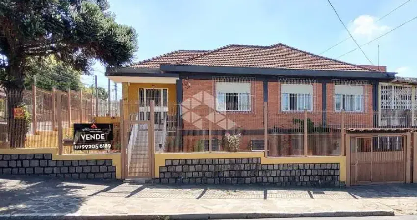 Casa com 3 quartos à venda na Avenida Alberto Pasqualini, 244, Jardim Itu Sabará, Porto Alegre