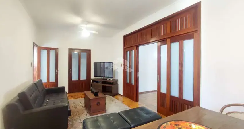 Casa Térrea de 4 Dormitórios na Av. Benno Mentz, Porto Alegre