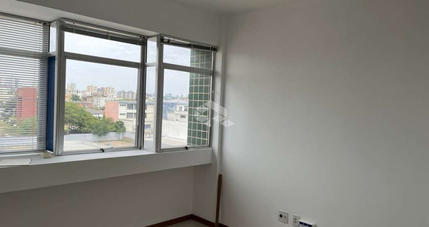 Sala Comercial de 30m² no Jardim Lindóia, Porto Alegre