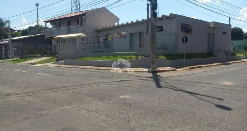 Casa de 120m² com 3 dormitórios e 2 vagas no bairro Liberdade