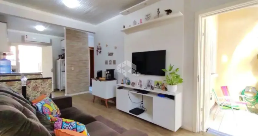 Excelente casa  semi mobiliada em condomínio,  02 dormitórios e 02 vagas cobertas com 65,28m² Privativos no bairro Olaria em Canoas.