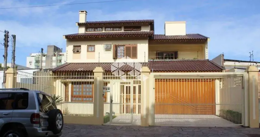 Sobrado com 340m² e 4 quartos à venda no bairro Nonoai