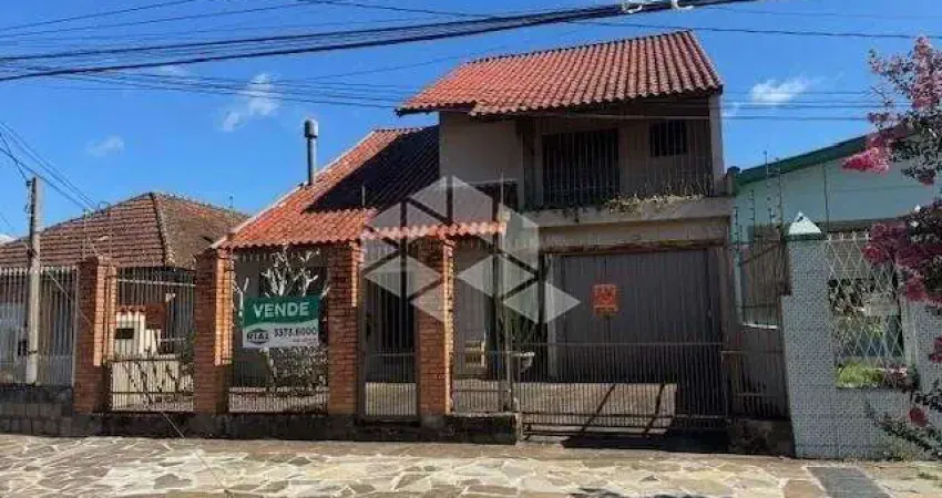 Casa sobrado 2 dorm. garagem, 2suites, lareira, area privada 263,23m2 area total 300m2, bairro jrdim itu sabara porto alegre.