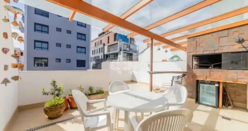 Excelente cobertura de 129 m² privativos  e 02 vagas no bairro petrópolis em poa.