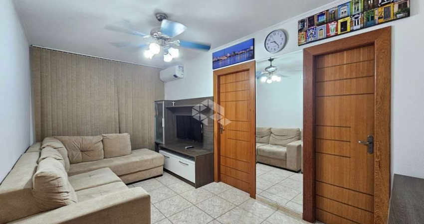 Apartamento Mobiliado 1 dormitório, com vaga de Garagem, Humaitá, Porto Alegre