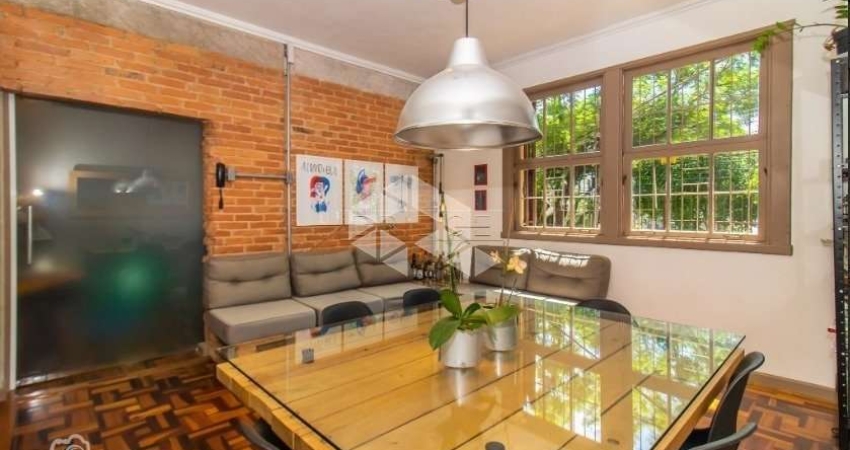 A apartamento a venda  com 03 dormitórios -Petrópolis -Porto Alegre