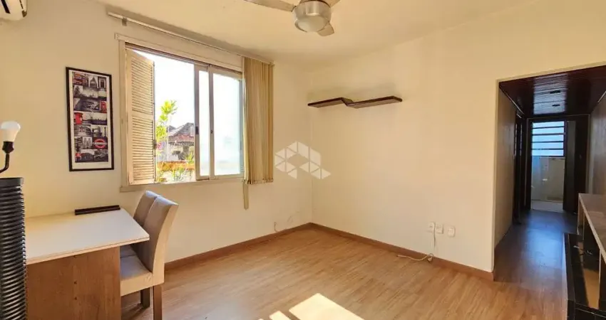 Apartamento 2 dormitórios semimobiliado em ótima localização no bairro floresta