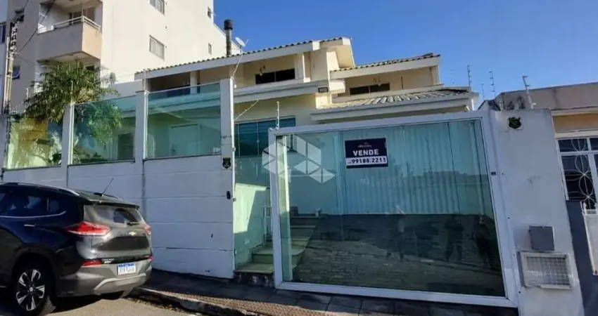 Casa com 4 quartos à venda na Frontino Coelho Pires, 327, Jardim Cidade de Florianópolis, São José