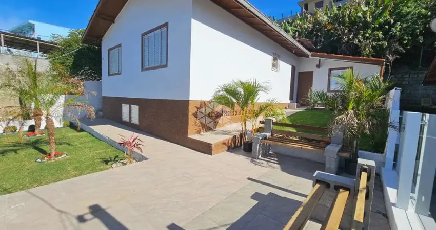 Casa com 3 quartos à venda na Rua José João Martendal, 316, Carvoeira, Florianópolis