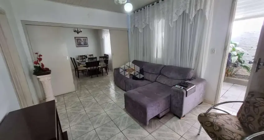 Casa com 3 quartos à venda na Rua Celso Bayma, 667, Barreiros, São José