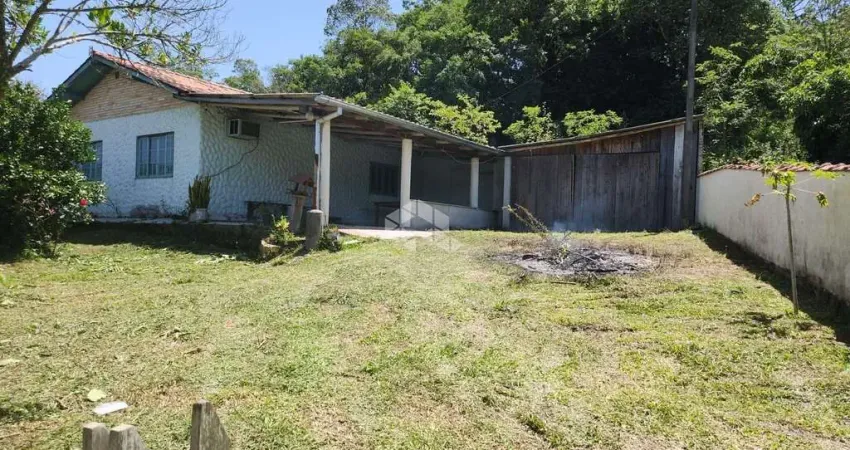 Sítio encantador à venda em imaruí | 1.364 m² | casa ampla e desocupada