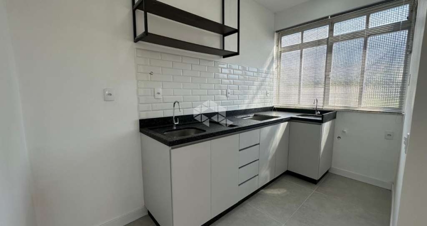 Apartamento Reformado à Venda no Estreito - 2 Quartos, 1 Vaga - Excelente Localização!