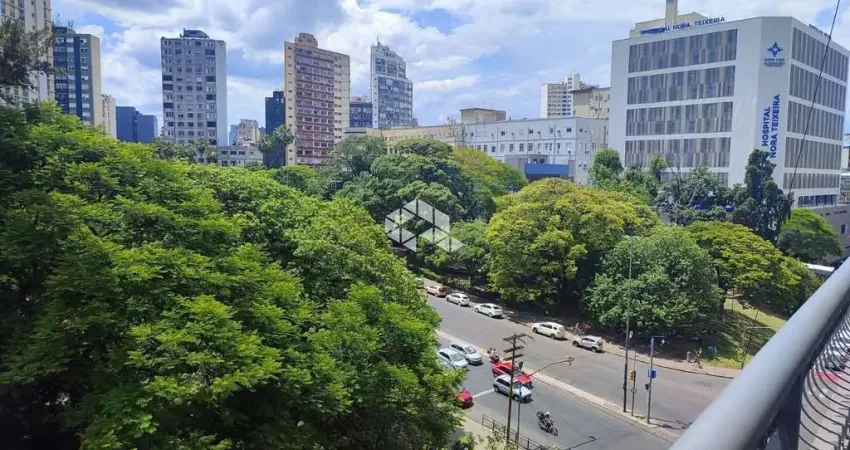 Excelente apartamento de três dormitórios no Centro Historico