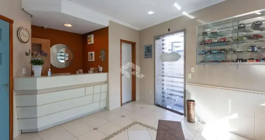 Excelente casa de esquina residencial/comercial no bairro Higienópolis, 50 m da Assis Brasil